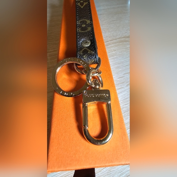 Authentic LOUIS VUITTON Monogram Canvas Wristlet Strap Keychain - Picture 4 of 11